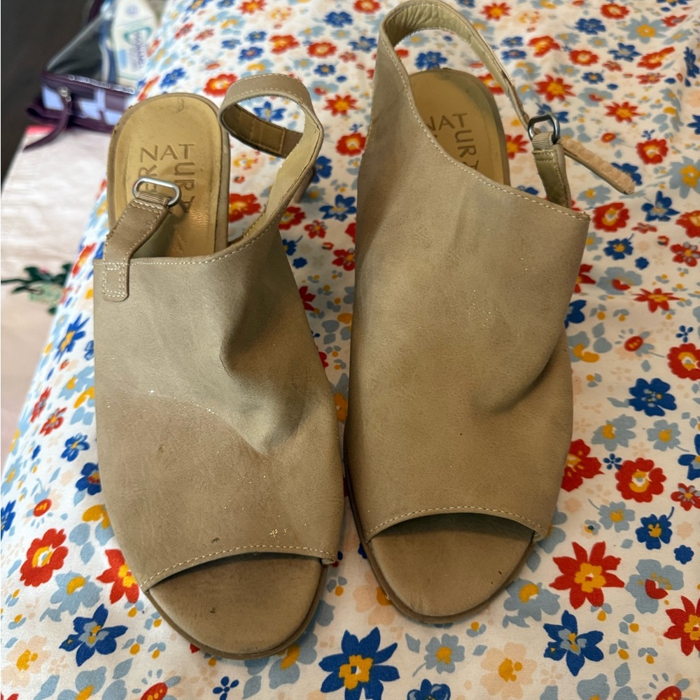 Naturalizer Women's Beige Peep-Toe Mules